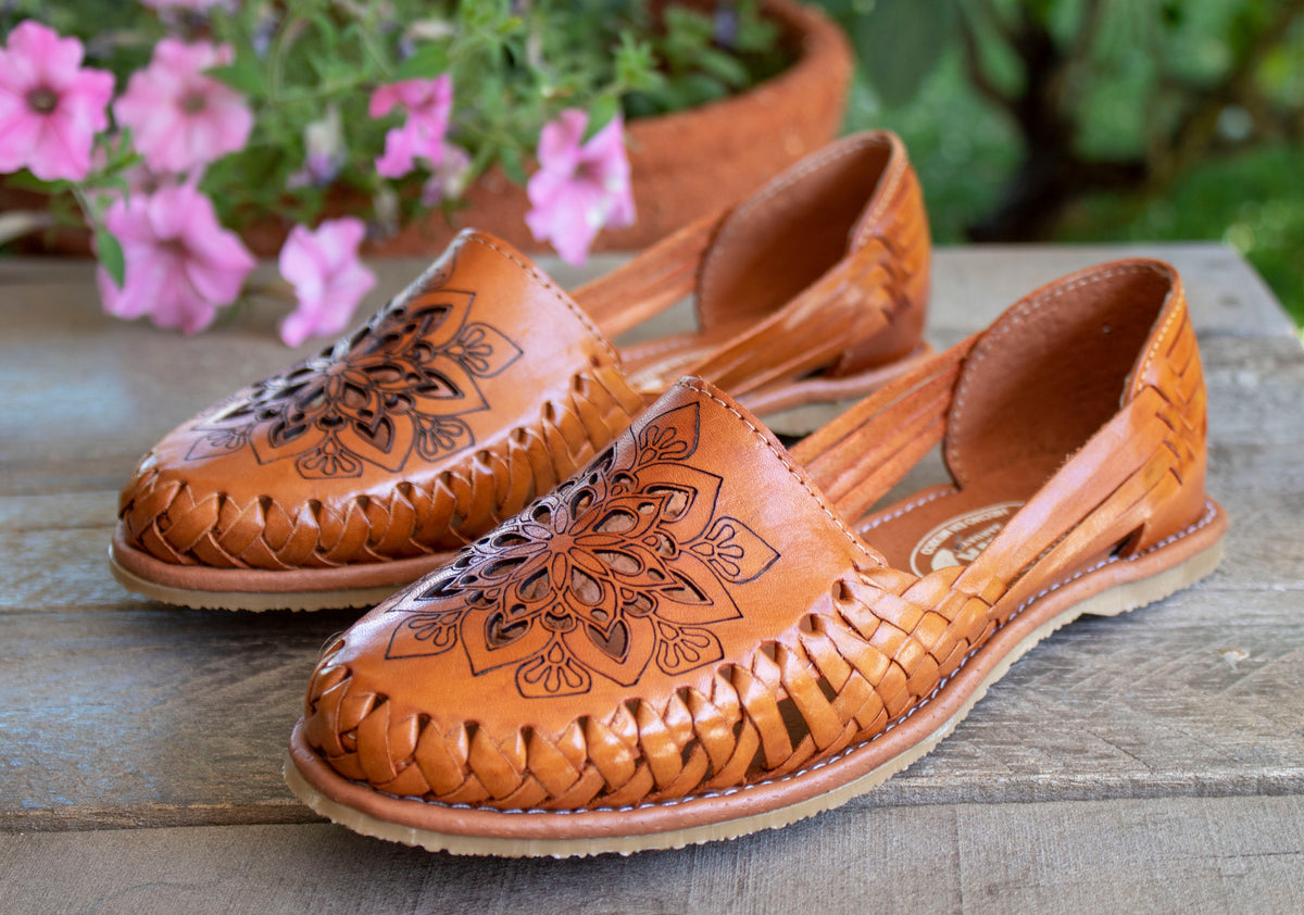 WOMENS BROWN FLORAL STAMPED LEATHER HUARACHE MEXICAN SANDAL