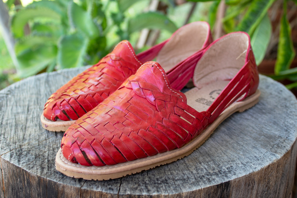 WOMENS RED LEATHER HUARACHE MEXICAN SANDAL